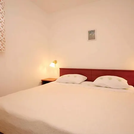 26 With Game بيت للعطل *