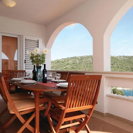 Σπίτι διακοπών Lovely In With Kitchen Rogoznica (Sibenik-Knin)
